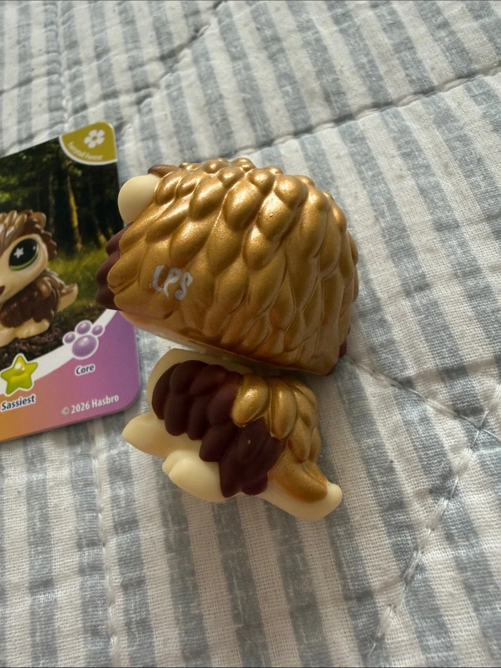 Hasbro Littlest Pet Shop Hedgehog Figure - Brown & Gold with Yellow Accessory